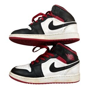 Nike Air Jordan 1 Low Black and Red Shoes youth size 4 4Y tennis shoes